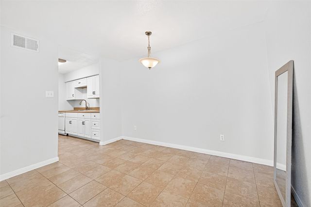 16120 Stuebner Airline Road 105, Spring, TX 77379