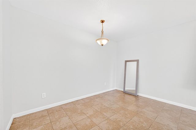 16120 Stuebner Airline Road 105, Spring, TX 77379