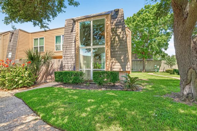 16120 Stuebner Airline Road 105, Spring, TX 77379