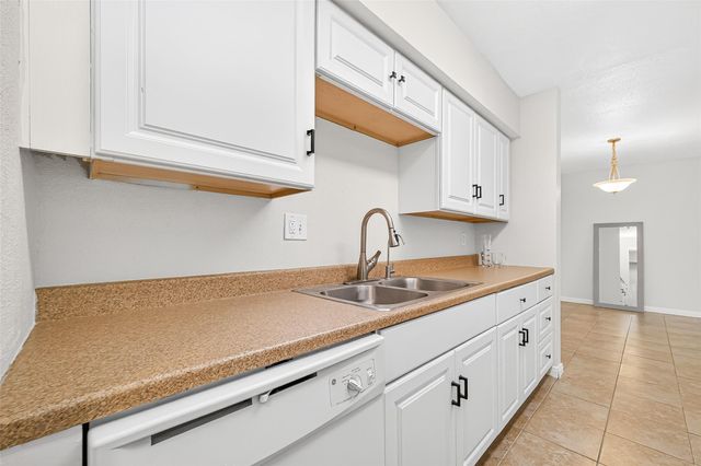 16120 Stuebner Airline Road 105, Spring, TX 77379