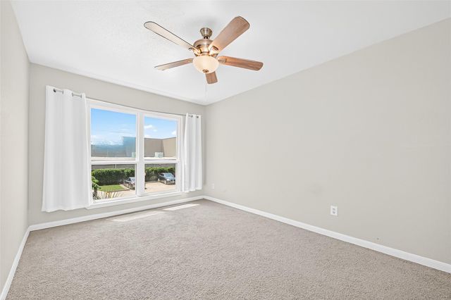 16120 Stuebner Airline Road 105, Spring, TX 77379