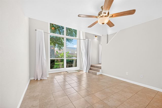 16120 Stuebner Airline Road 105, Spring, TX 77379