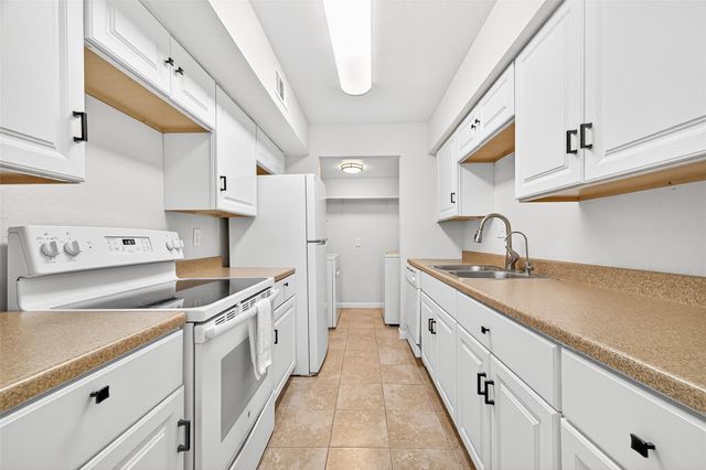 16120 Stuebner Airline Road 105, Spring, TX 77379