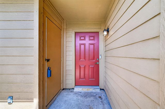 16120 Stuebner Airline Road 105, Spring, TX 77379