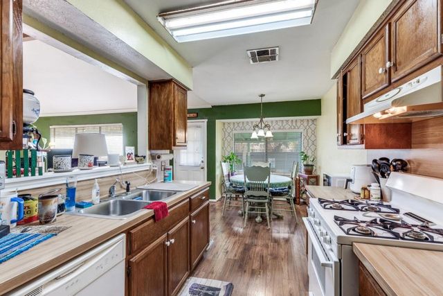 1301 Wayne Drive, Round Rock, TX 78664