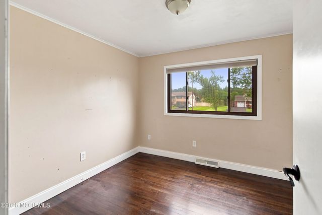 41 Kipling Way, Manalapan, NJ 07726