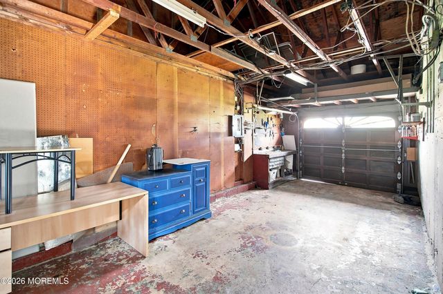 41 Kipling Way, Manalapan, NJ 07726