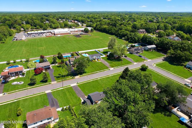 41 Kipling Way, Manalapan, NJ 07726