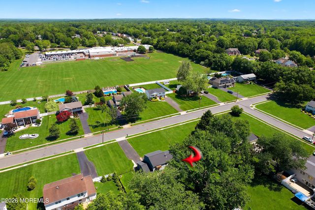 41 Kipling Way, Manalapan, NJ 07726