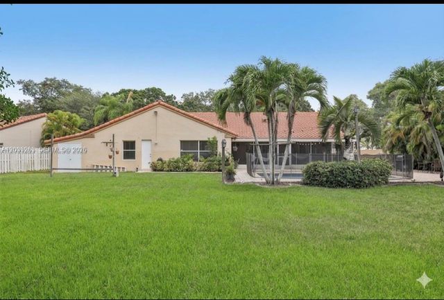 13100 NW 11th Dr, Sunrise, FL 33323