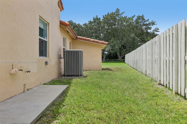 13100 NW 11th Dr, Sunrise, FL 33323