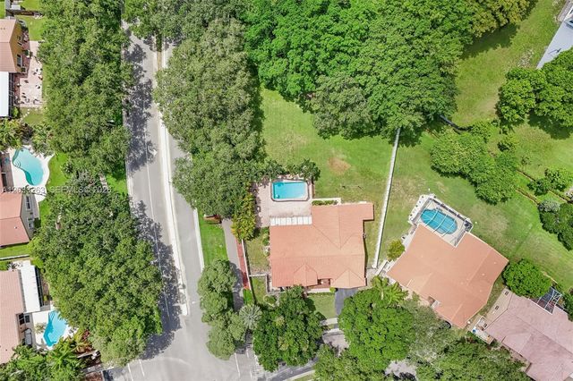 13100 NW 11th Dr, Sunrise, FL 33323
