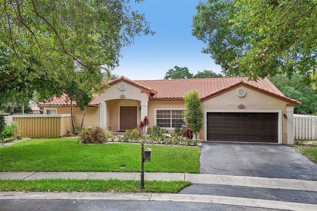 13100 NW 11th Dr, Sunrise, FL 33323