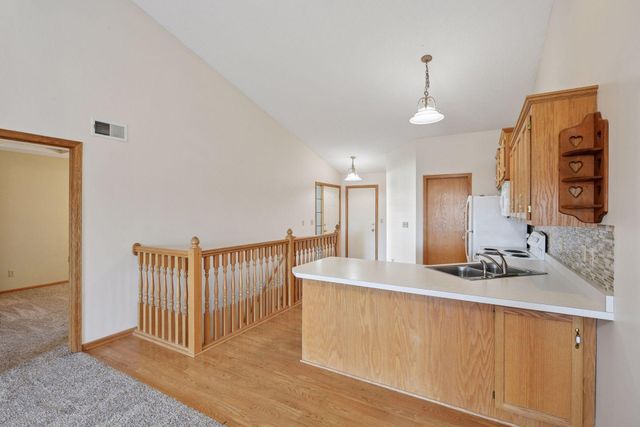 1729 Lakeridge Way, Waconia, MN 55387