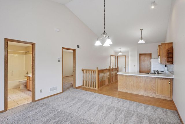 1729 Lakeridge Way, Waconia, MN 55387
