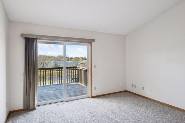 1729 Lakeridge Way, Waconia, MN 55387