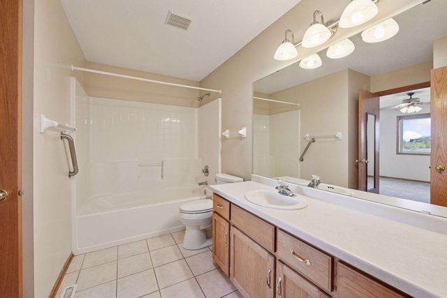 1729 Lakeridge Way, Waconia, MN 55387