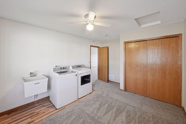 1729 Lakeridge Way, Waconia, MN 55387