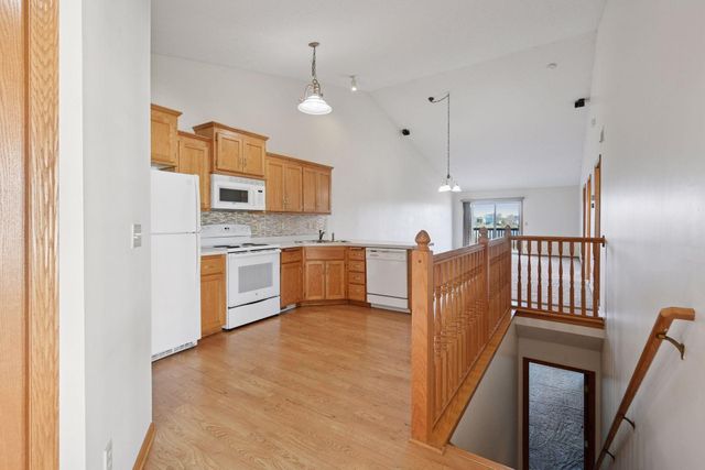 1729 Lakeridge Way, Waconia, MN 55387