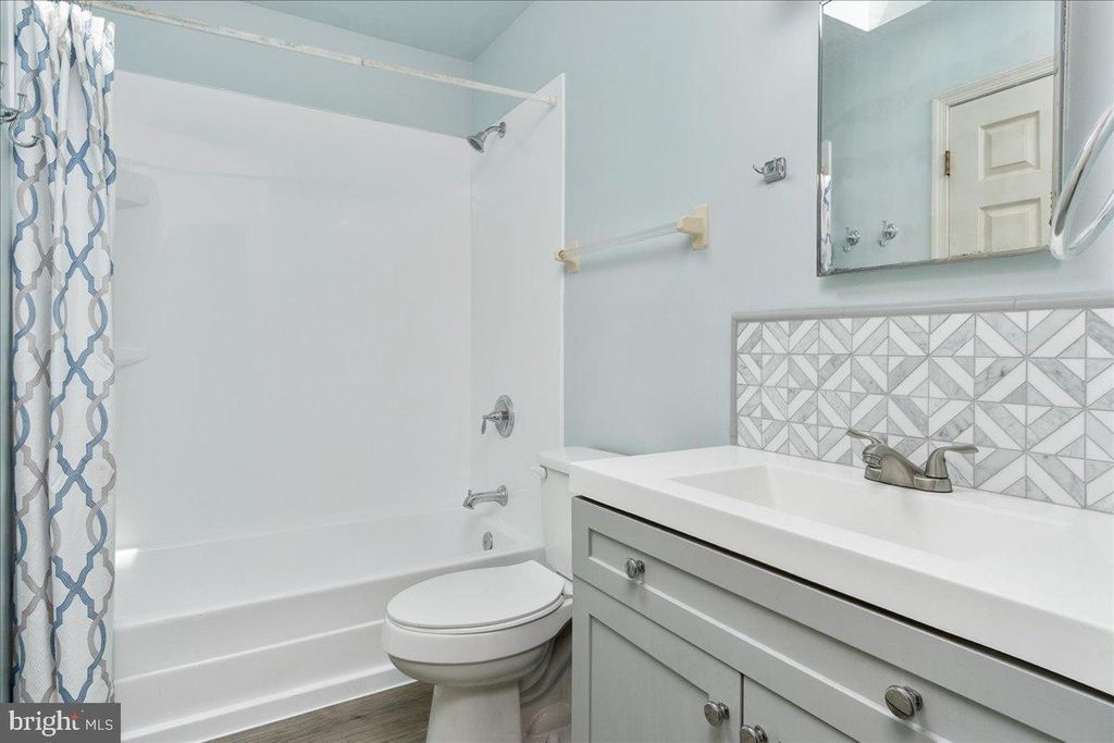 Image 14 of property listing at 10 CAMBRIDGE CT, Taneytown, MD 21787