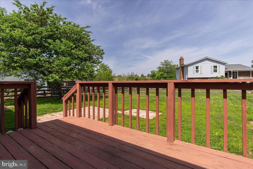 Image 17 of property listing at 10 CAMBRIDGE CT, Taneytown, MD 21787