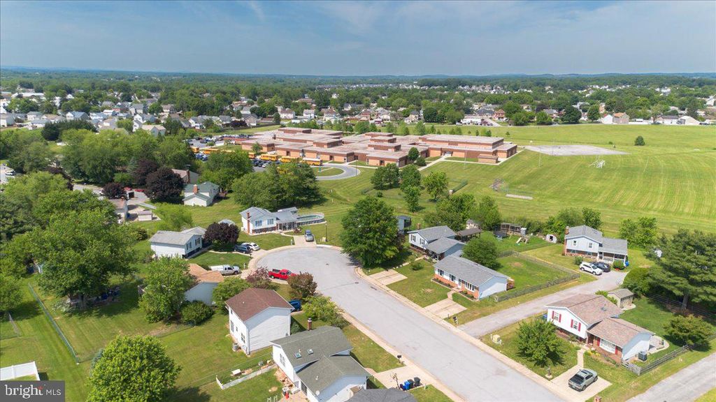 Image 26 of property listing at 10 CAMBRIDGE CT, Taneytown, MD 21787