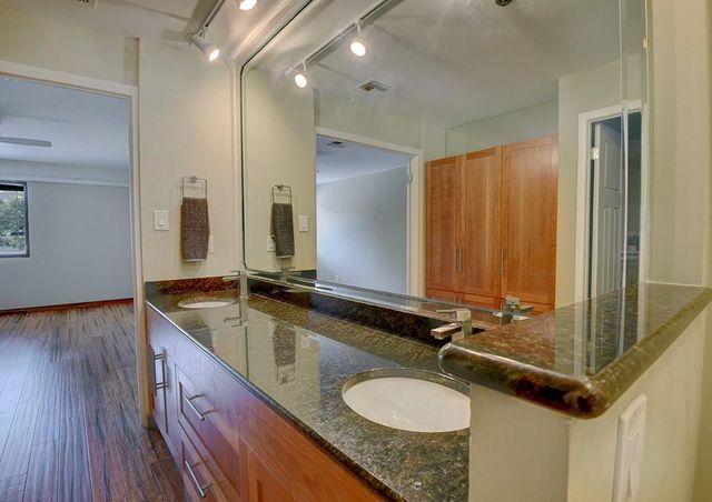 40 N Interstate 35 EXPY 2C2, Austin, TX 78701