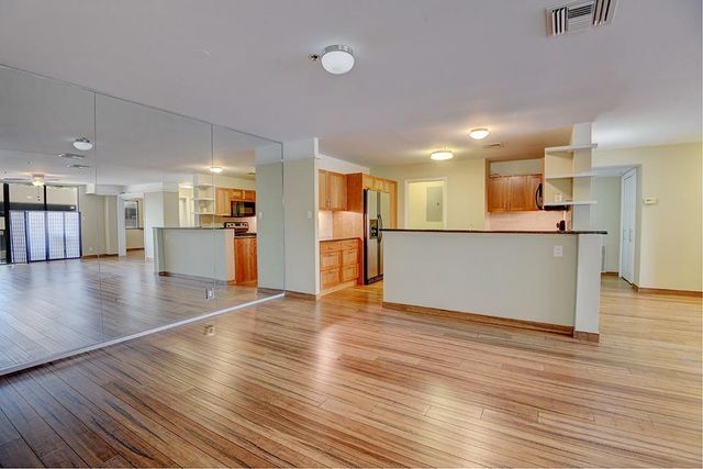 40 N Interstate 35 EXPY 2C2, Austin, TX 78701