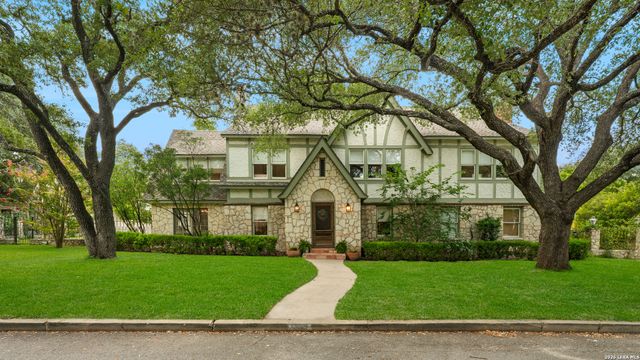 137 PARK DR, Olmos Park, TX 78212