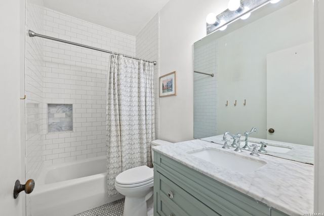137 PARK DR, Olmos Park, TX 78212