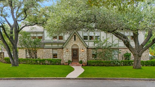 137 PARK DR, Olmos Park, TX 78212