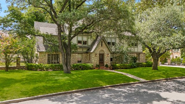 137 PARK DR, Olmos Park, TX 78212