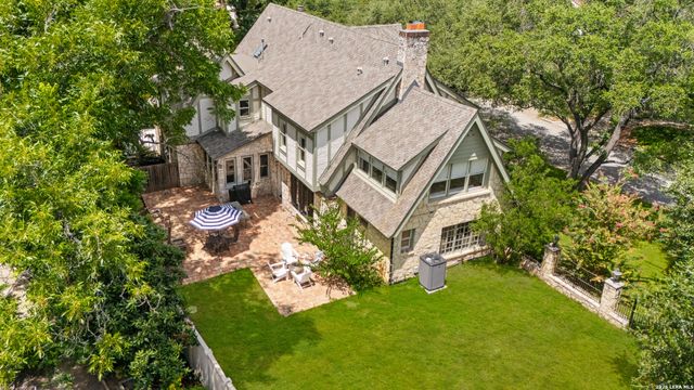 137 PARK DR, Olmos Park, TX 78212