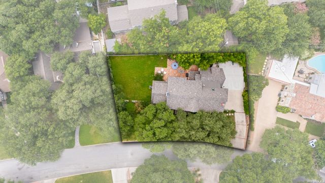 137 PARK DR, Olmos Park, TX 78212