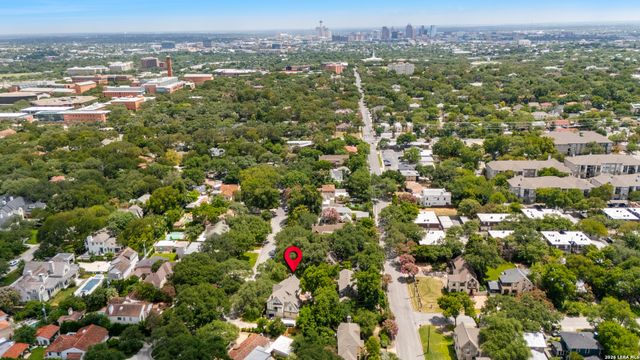 137 PARK DR, Olmos Park, TX 78212