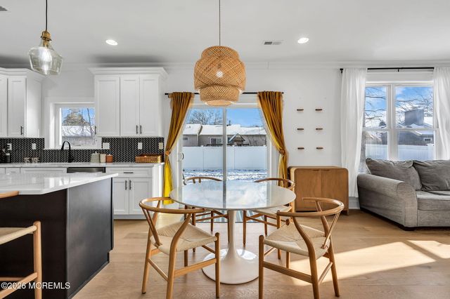 237 Neptune Avenue, Beachwood, NJ 08722