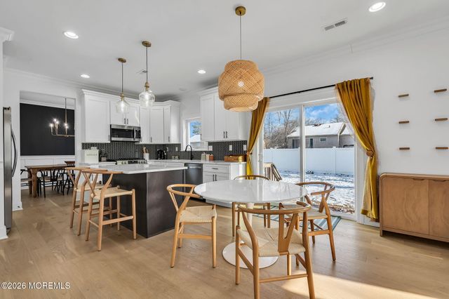 237 Neptune Avenue, Beachwood, NJ 08722