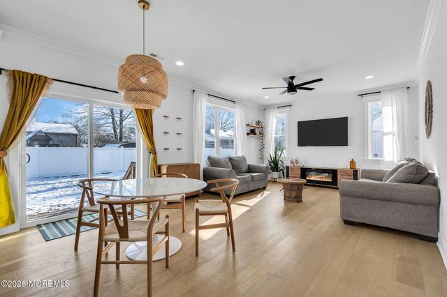 237 Neptune Avenue, Beachwood, NJ 08722