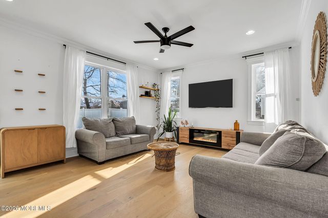 237 Neptune Avenue, Beachwood, NJ 08722