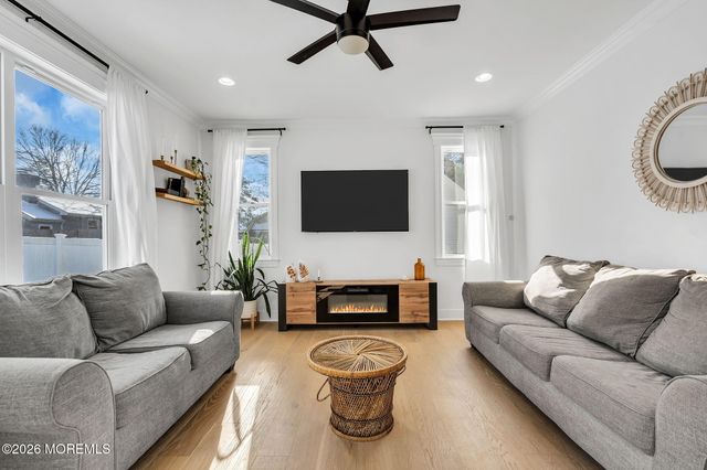 237 Neptune Avenue, Beachwood, NJ 08722