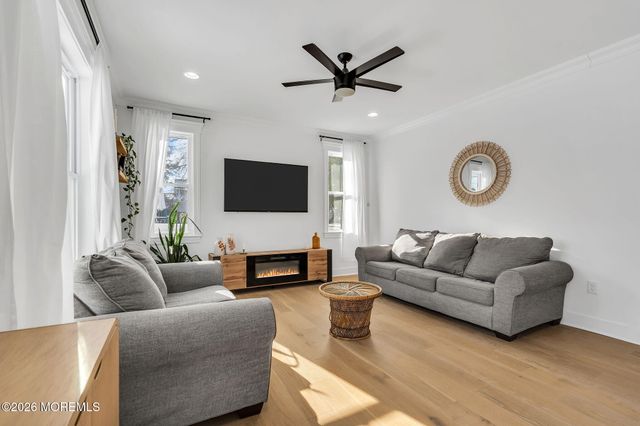 237 Neptune Avenue, Beachwood, NJ 08722