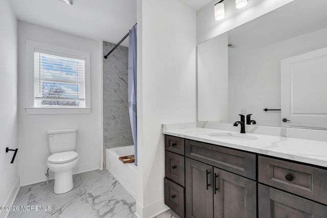 237 Neptune Avenue, Beachwood, NJ 08722