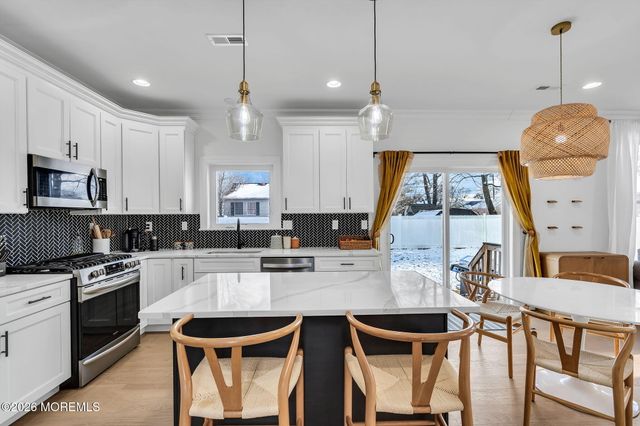 237 Neptune Avenue, Beachwood, NJ 08722