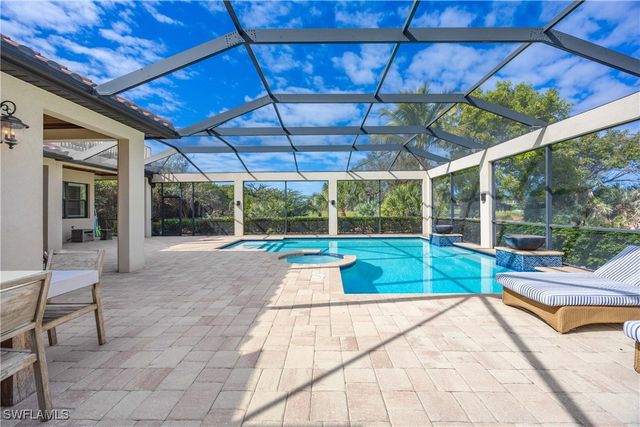 9852 Corso Bello DR, Naples, FL 34113