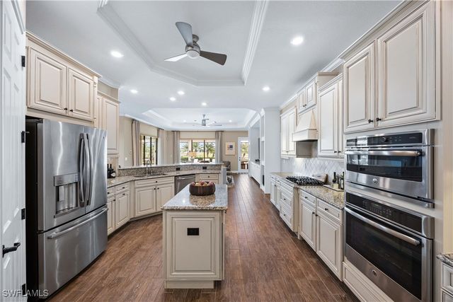 9852 Corso Bello DR, Naples, FL 34113