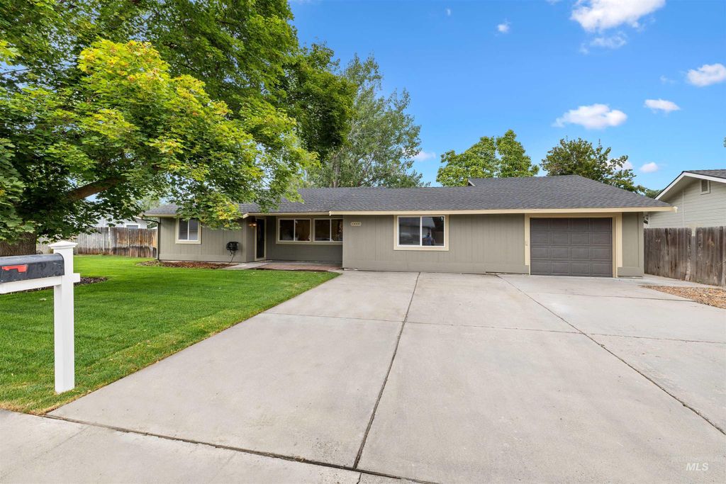 10000 Tudor Dr, Boise, ID 83704