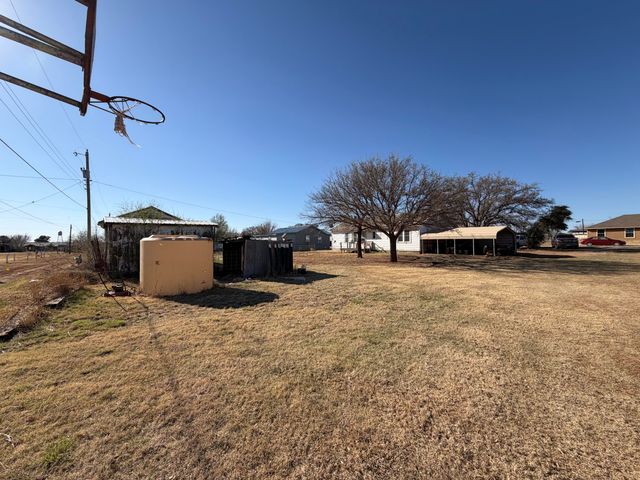 912 Bell Avenue, Turkey, TX 79261
