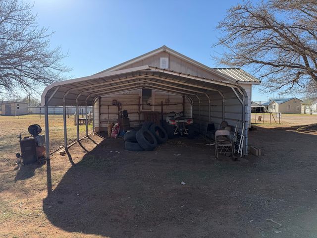 912 Bell Avenue, Turkey, TX 79261