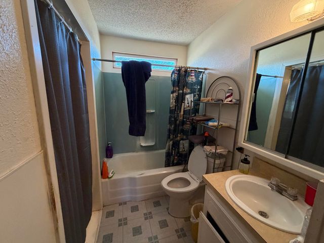 912 Bell Avenue, Turkey, TX 79261