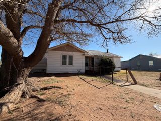 912 Bell Avenue, Turkey, TX 79261